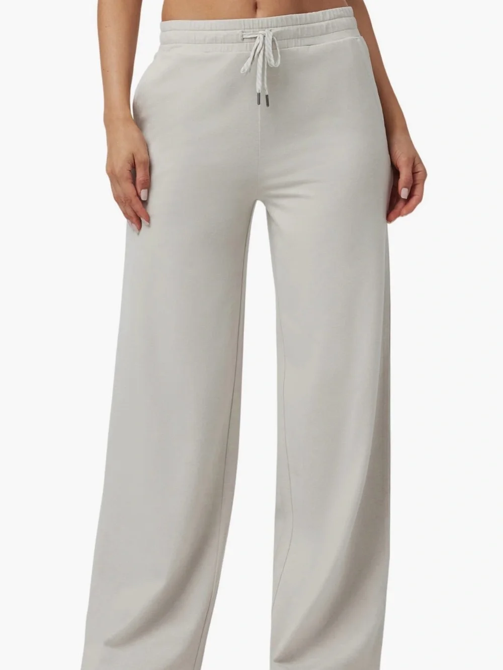 Vuori Halo Essential Wide Leg DreamKnit™ Pant Ecru
Heather S - Picture 2 of 8